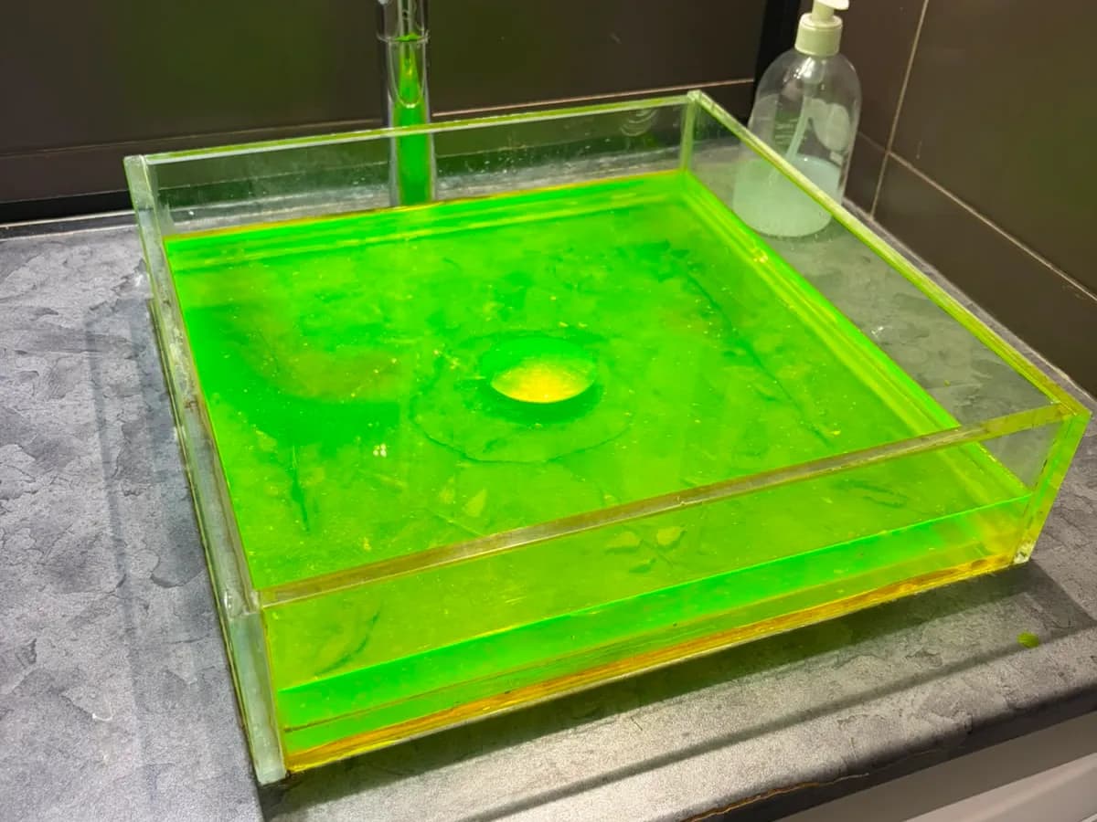 Test au colorant fluorescent pour confirmer un point de fuite